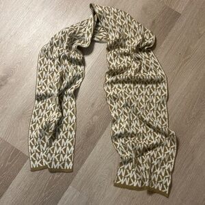 MICHAEL KORS Tan & White Signature Logo Scarf